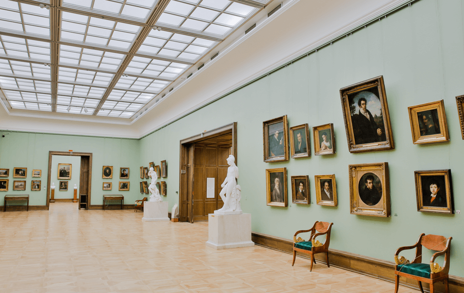 Зал постоянной экспозиции Третьяковской галереи в Лаврушинском переулке